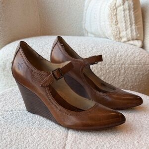 Frye Regina Wedge Mary Jane size 8.5 EUC